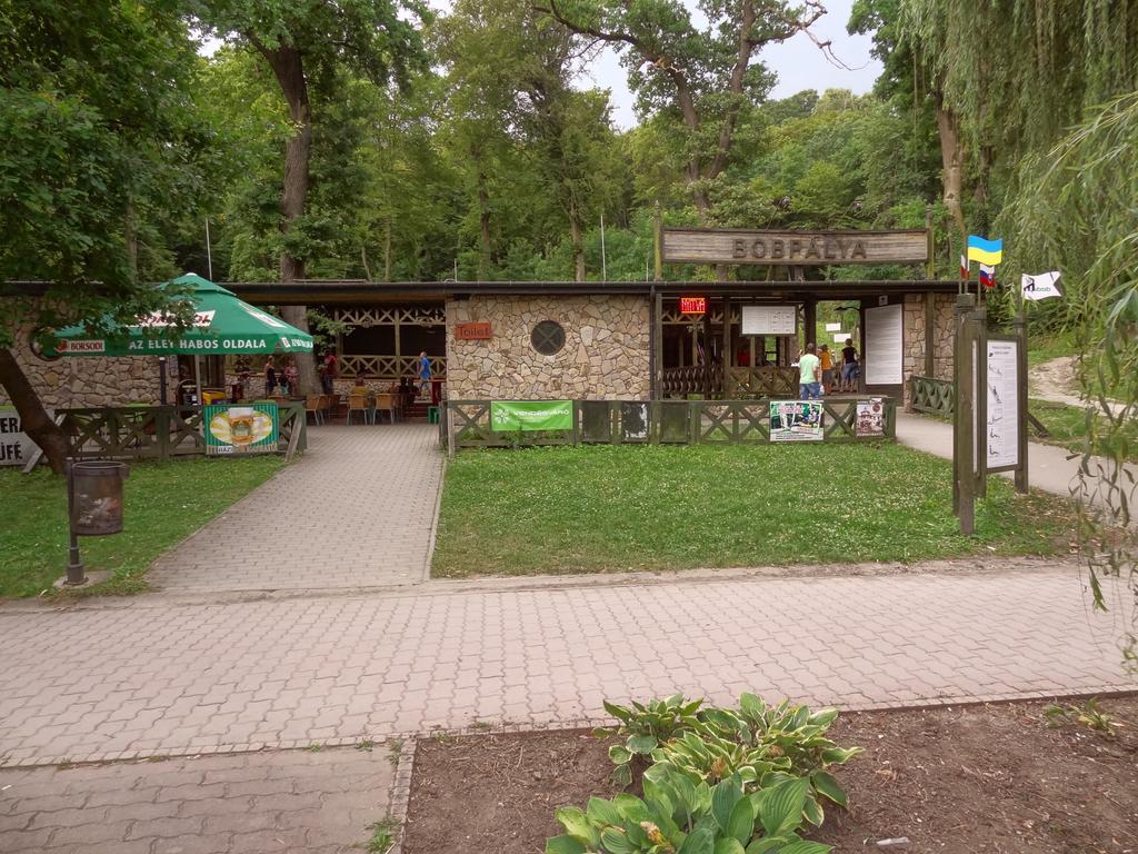 Dia Apartman Мишкольц Экстерьер фото