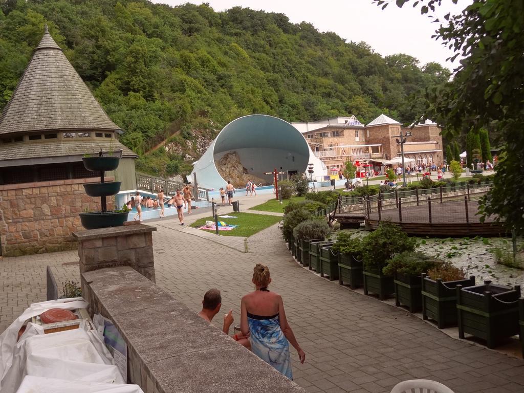Dia Apartman Мишкольц Экстерьер фото